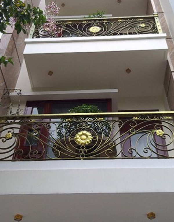 Ban công sắt mỹ thuật 02